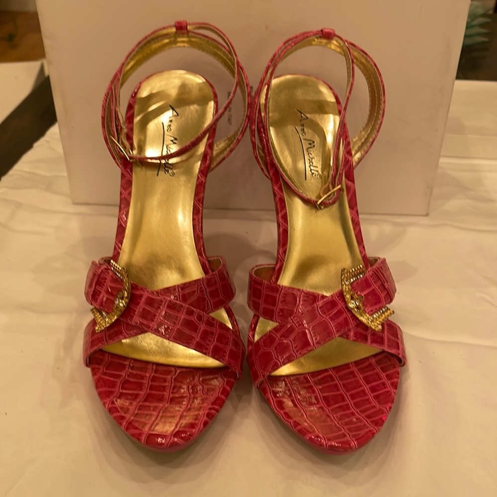 Never worn Anne Michelle pink croc pattern 4.5 inch platform heels